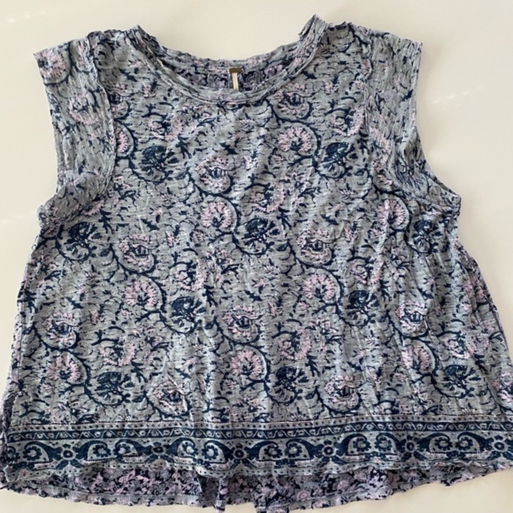 FREE PEOPLE SLEEVELESS BOHO STYLE FLORAL TOP SIZE SMALL